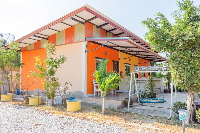 Hotel Oyo Baan Pak Rim Nam
