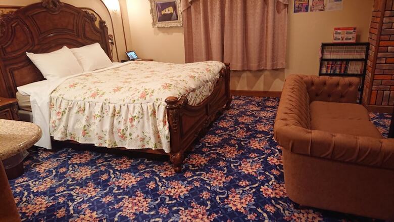 Hotel Zips - Adults Only
