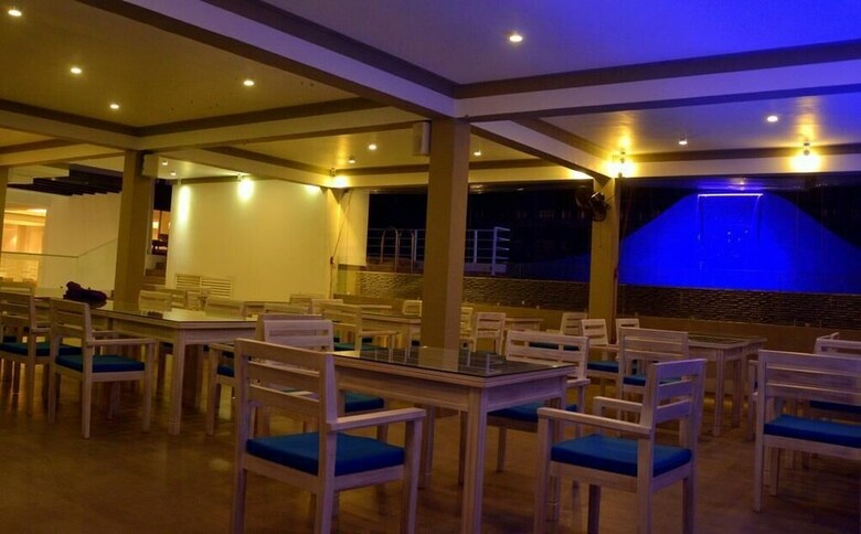 Beach Corridor Hotel & Spa
