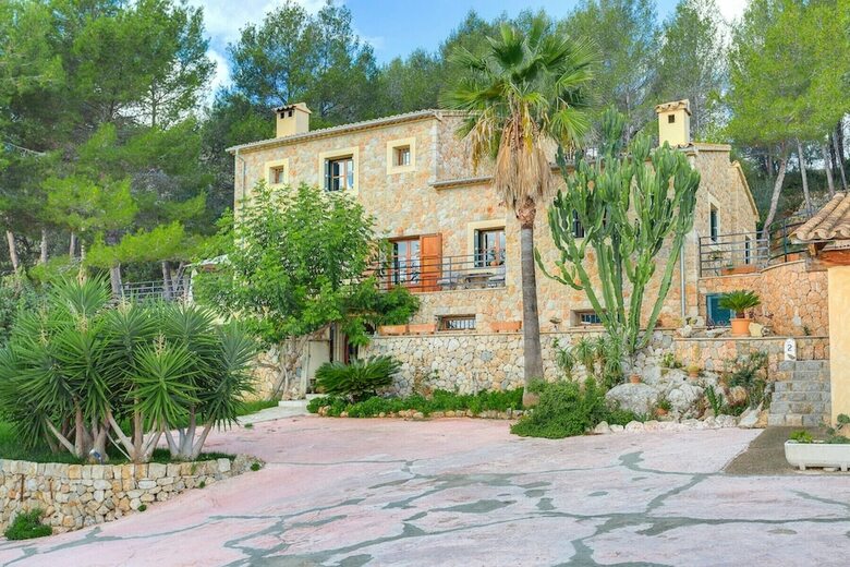 New! Villa Alaro By Priority