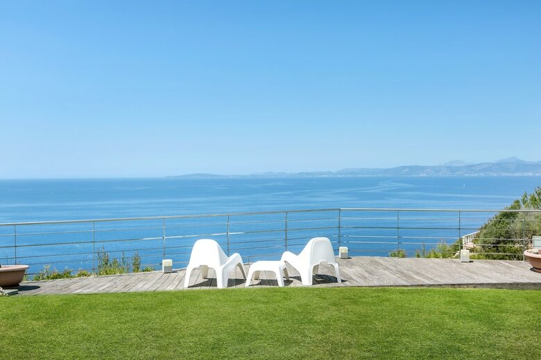 Villa Bay Blue By Priority
