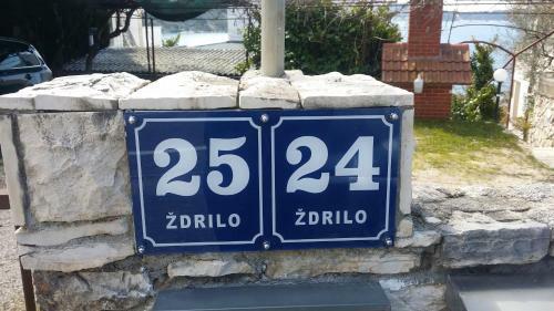 Hostal Bm Apartments Rogoznica