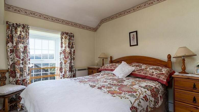 Dinas Cottage