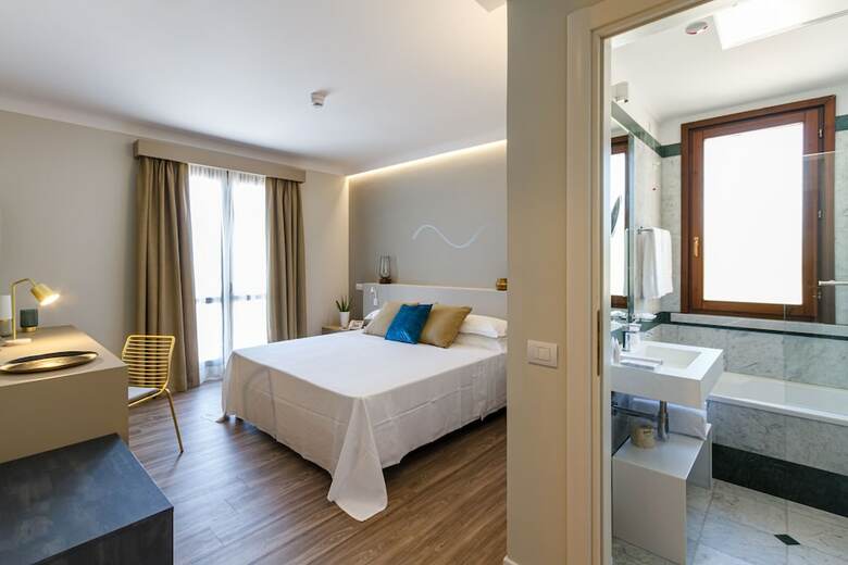 Seawater Hotel