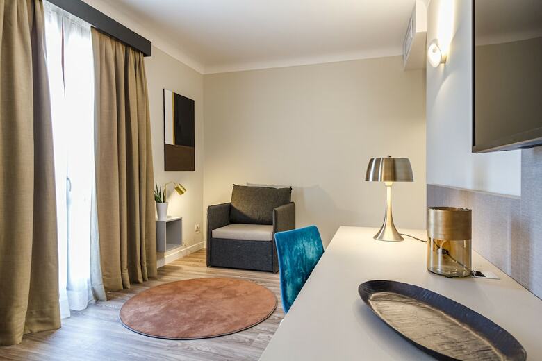 Seawater Hotel