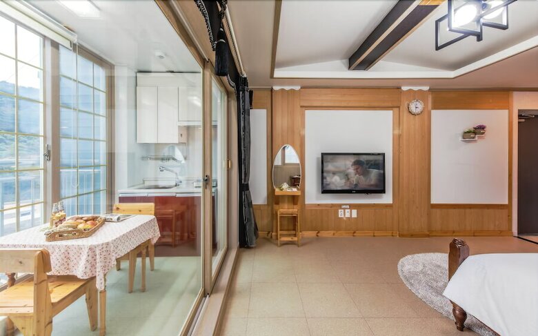 Geoje Sunflower Pension