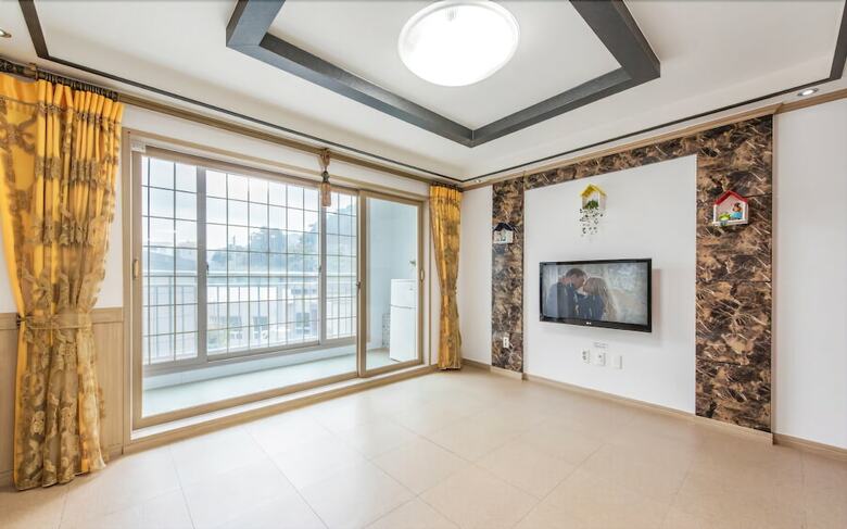 Geoje Sunflower Pension