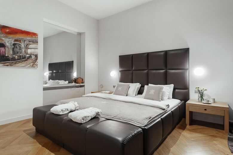 Royal Apartments Grecheskaya 25