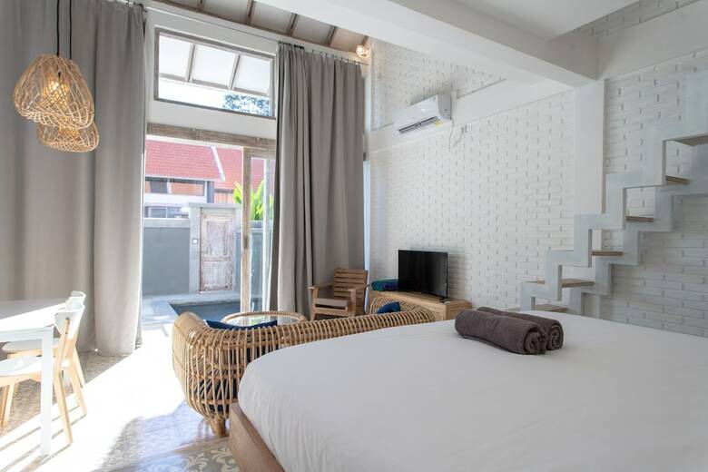 White Studio Villa