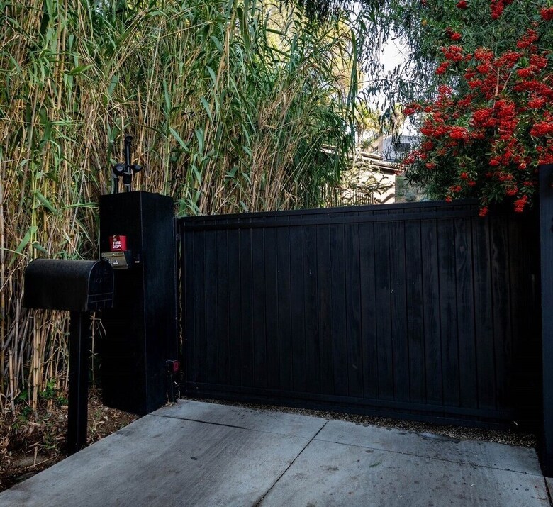 The Black House