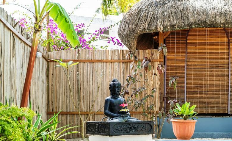Hotel H�tel Des 2 Mondes
