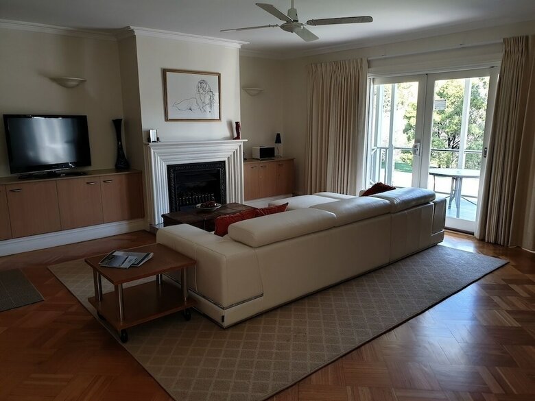 Apartamentos Lakeside Suites
