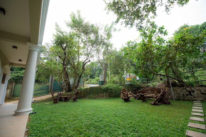 Hotel Mount Rich Rumassala