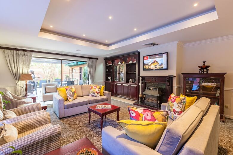 Posada Courtyard Hotel Rosebank