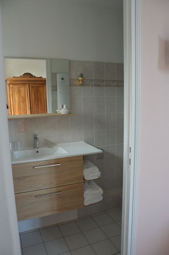 Hotel Le Logis Des Bessons