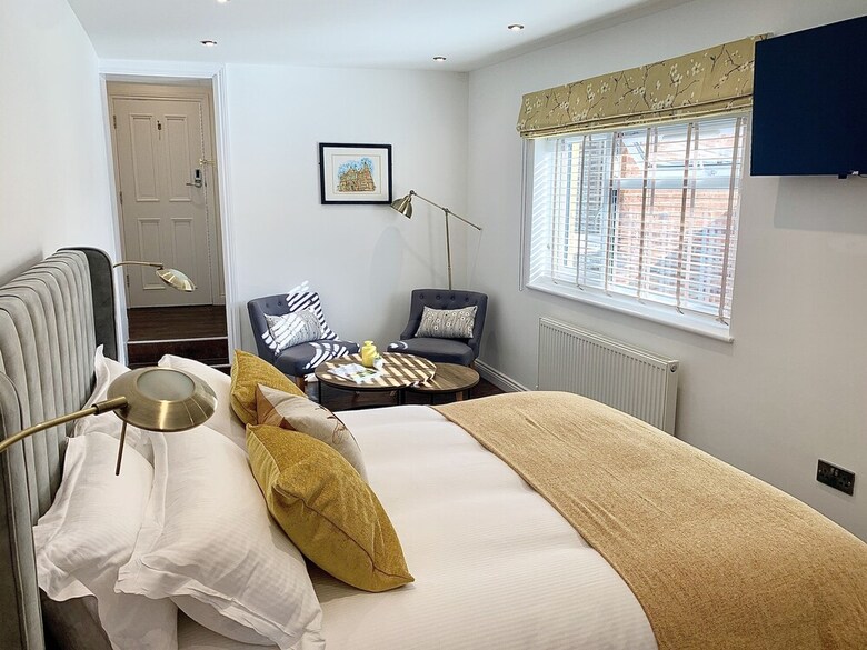 Aparthotel Upstairs At 33