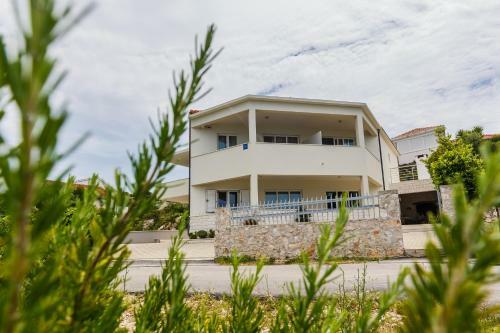 Apartments Rogulj