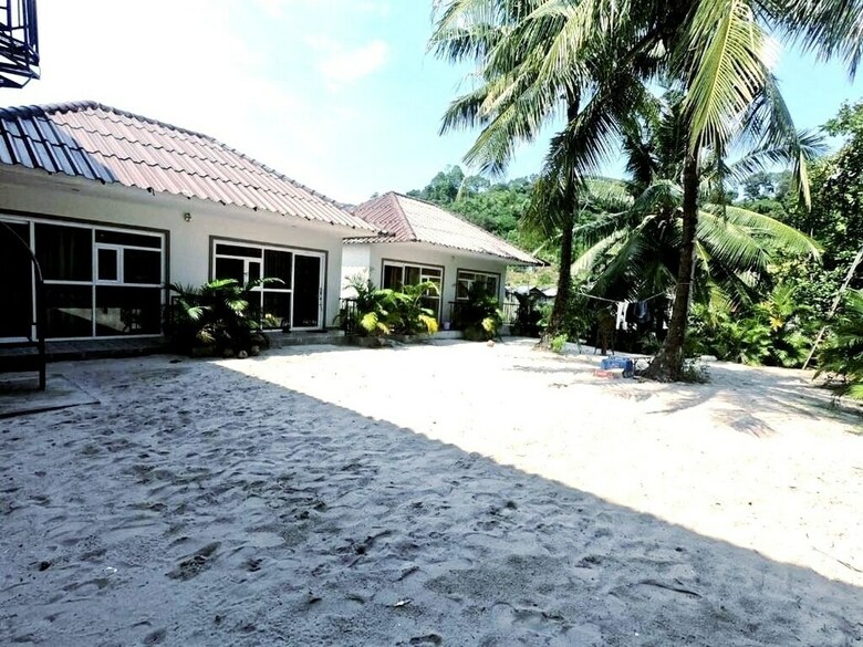 Hotel Beyond Beach Resort