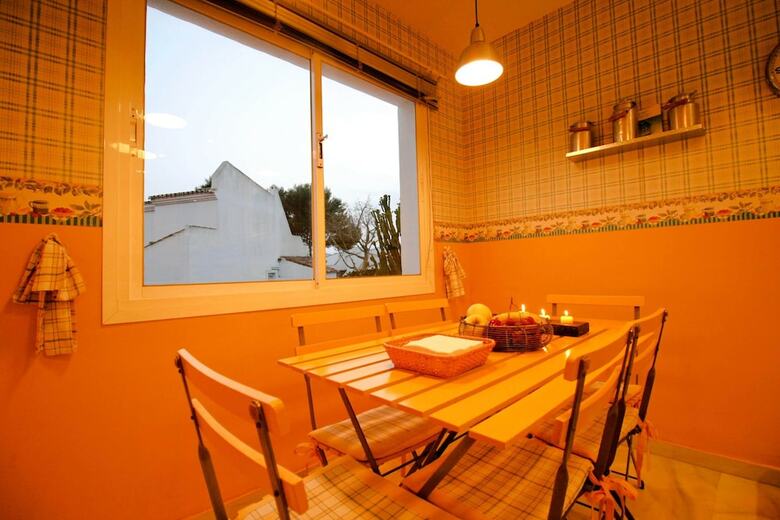 Apartamentos Suitur Beachfront Duplex With Pool And Sea Views