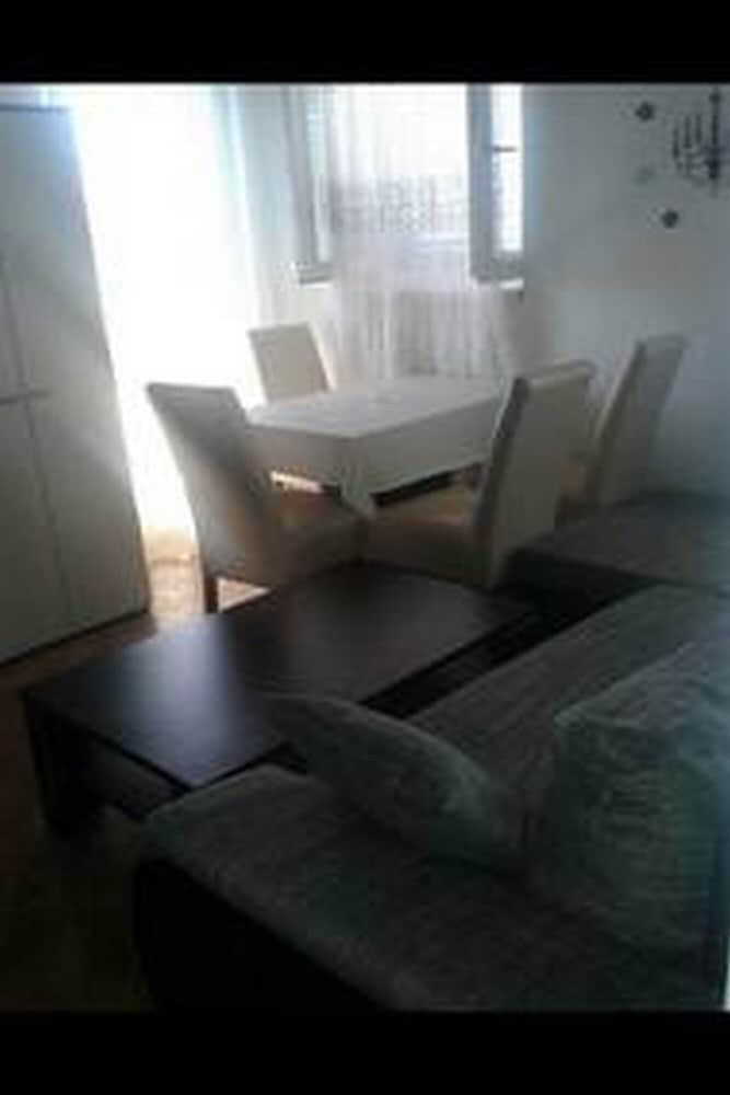 Apartments Lacmanovic