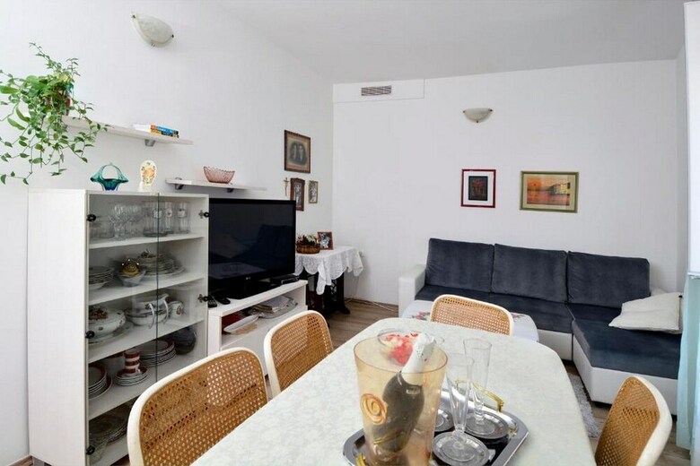 Apartment Aras
