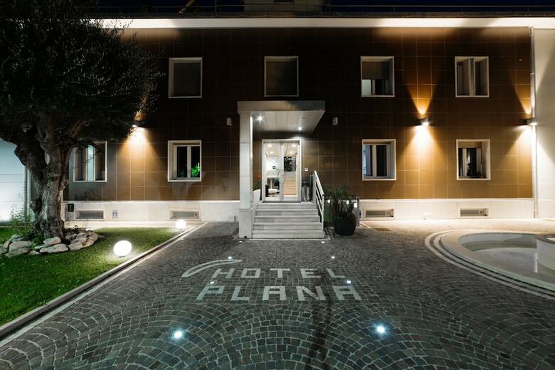 Hotel Plana
