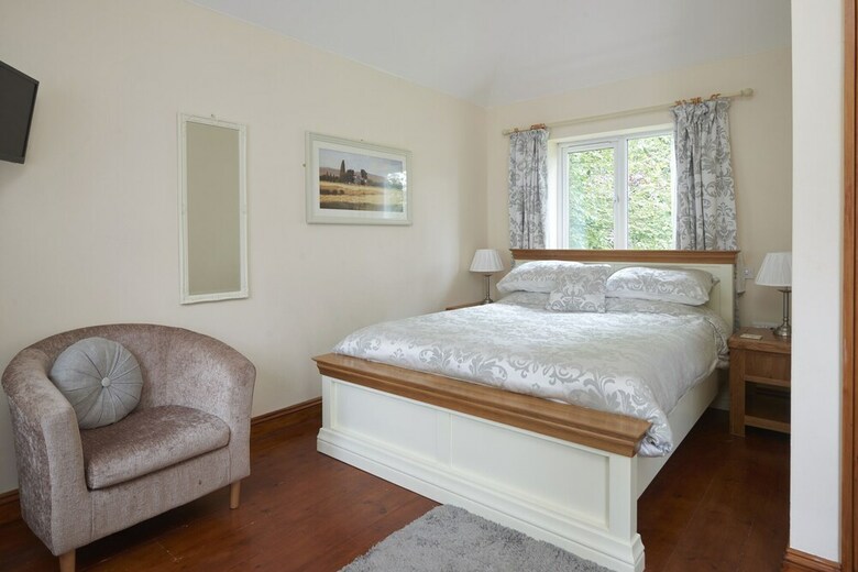 Bed & Breakfast Country Roses