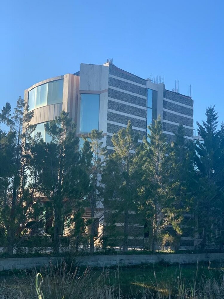 Different Hotel & Restorant
