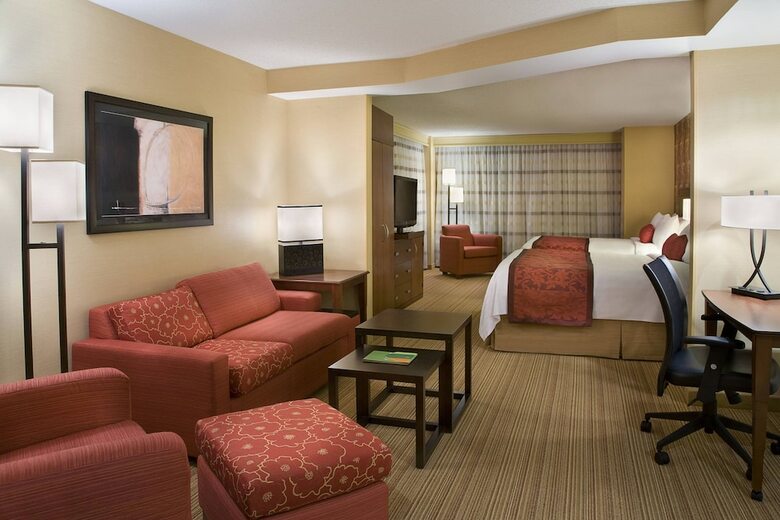 Hotel Courtyard By Marriott Calgary Airport