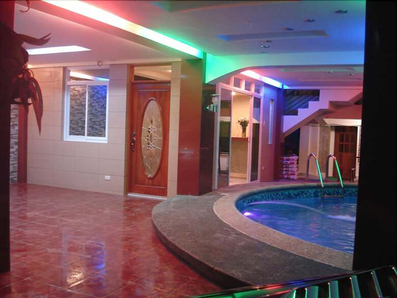 Hotel Southpoolside Tourist Inn