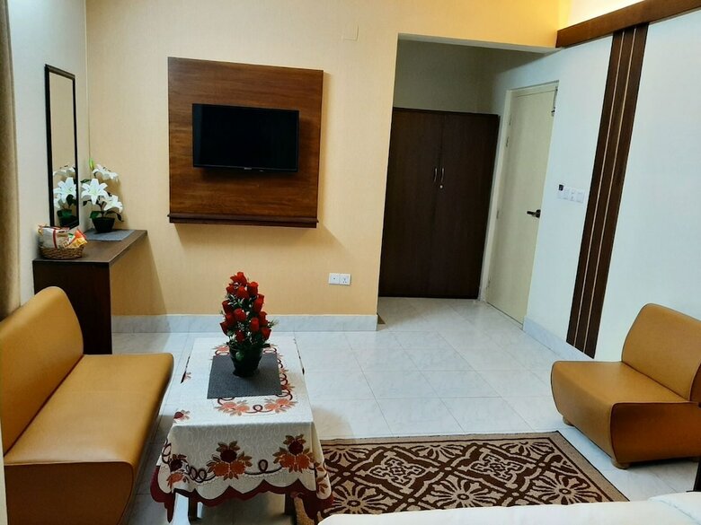 Grand Circle Inn Hotel & Suites