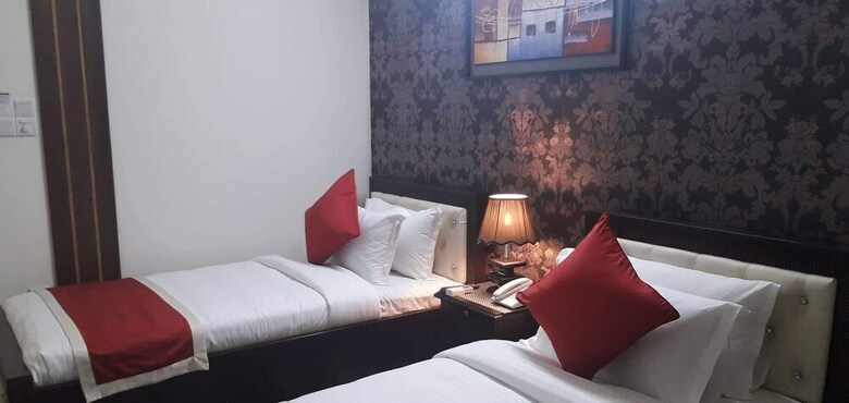 Grand Circle Inn Hotel & Suites