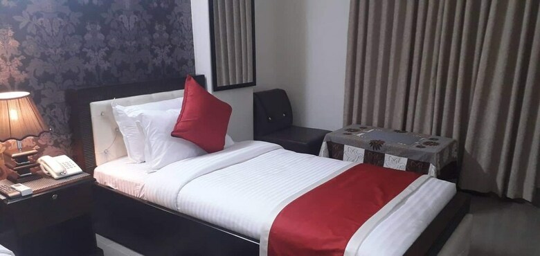 Grand Circle Inn Hotel & Suites