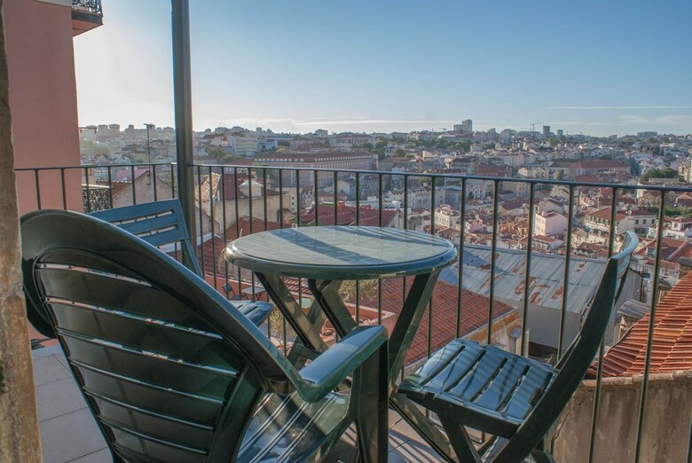 Castelo Terrace Apartments