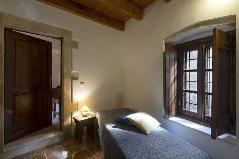 Victoria's House In Monemvasia Castle