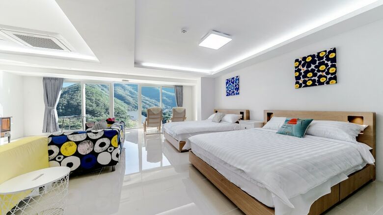 Miramonti Pool Villa Pension