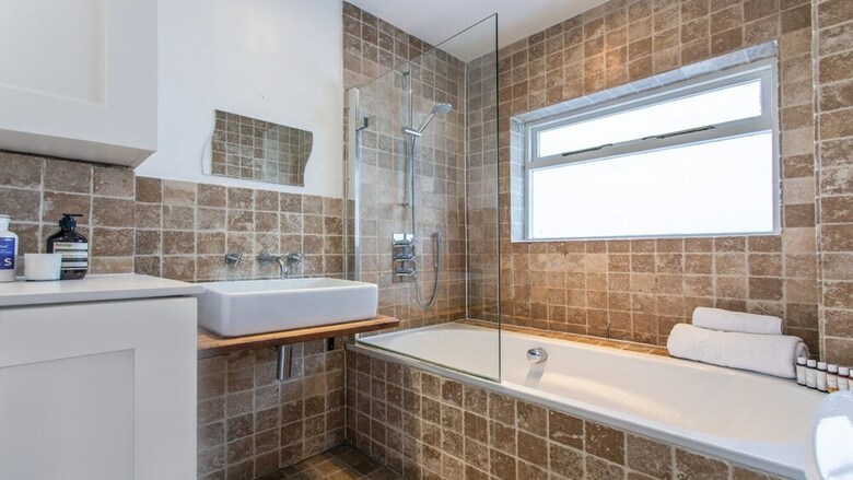 Cromwell Elite Apartment