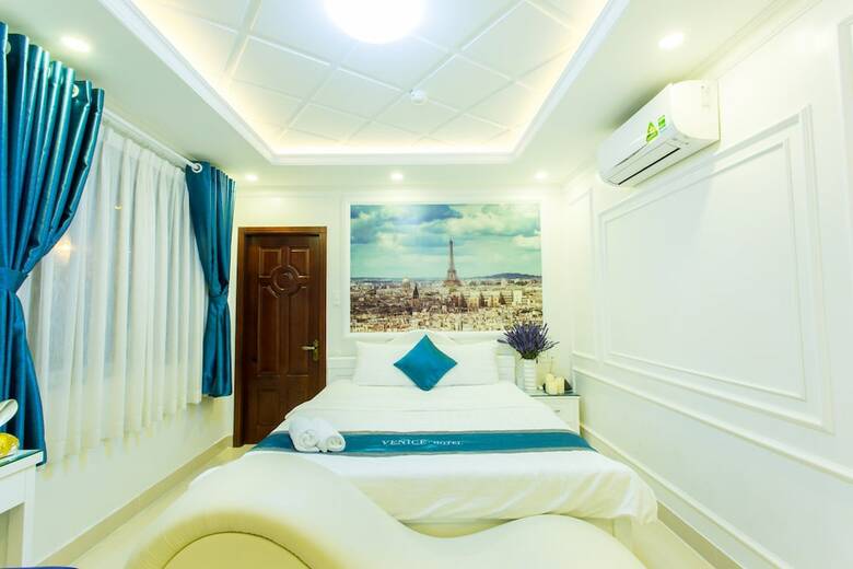 Venice Hotel