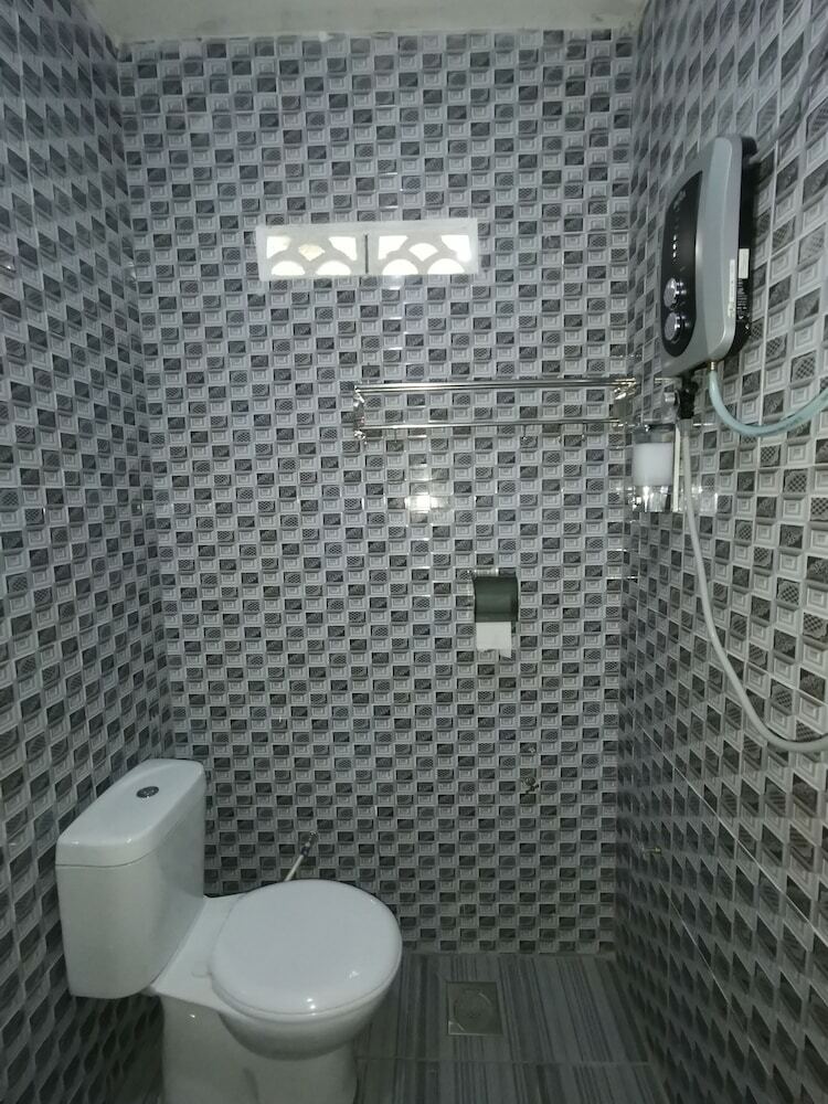 Oyo 89951 Maa Hari Hotel