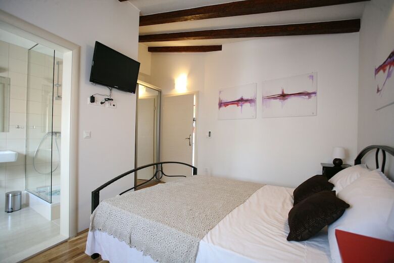 Hotel Rooms Beljan