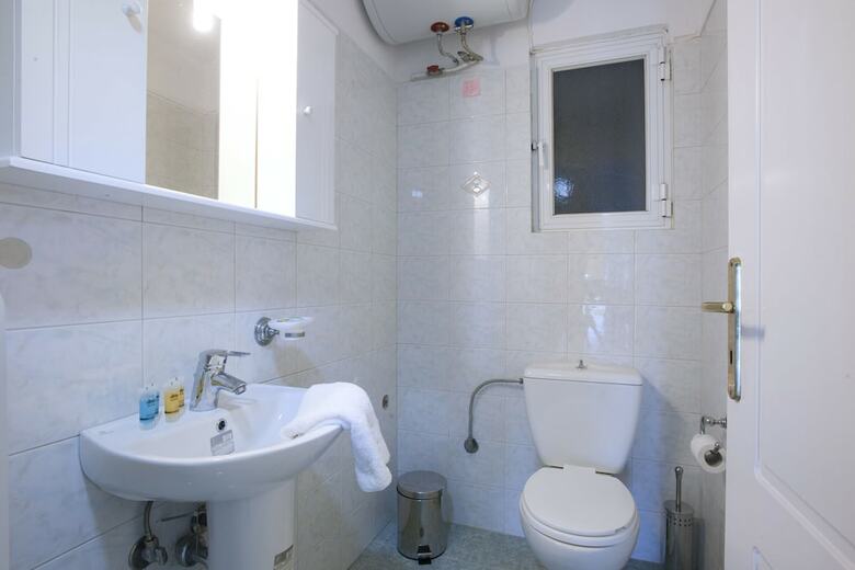 Ano Glyfada- A Big Comfortable Apartment