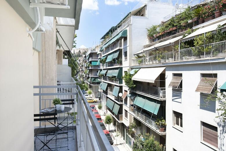Zan Moreas A Simple & Minimal Apartment