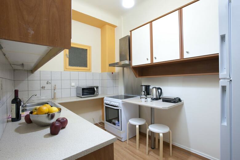 Three Bedroom Apartment At Athens