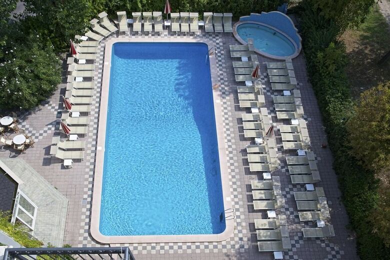 Hotel President
