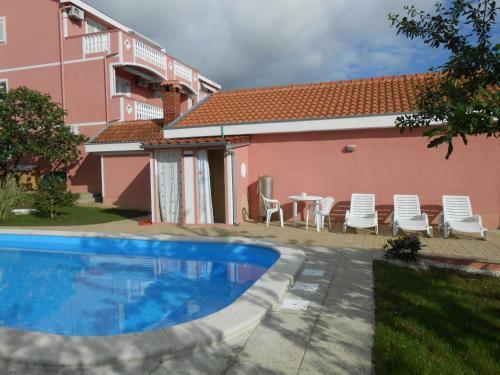 Hostal Villa Apolonija