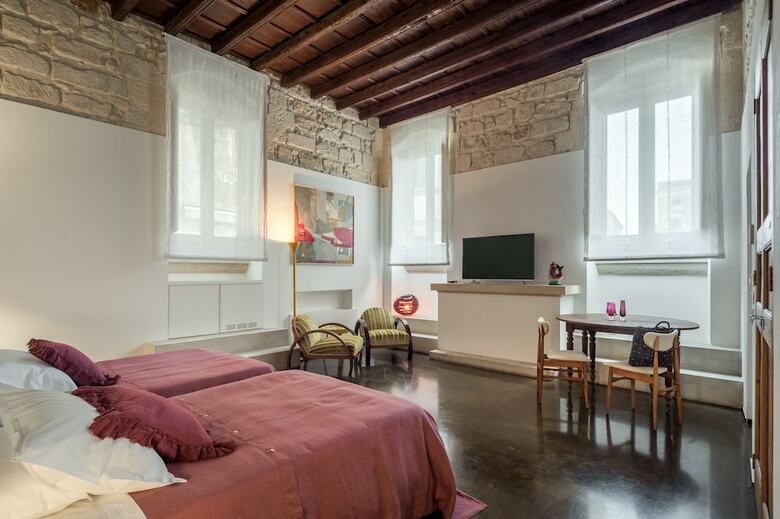 Bed & Breakfast Person�