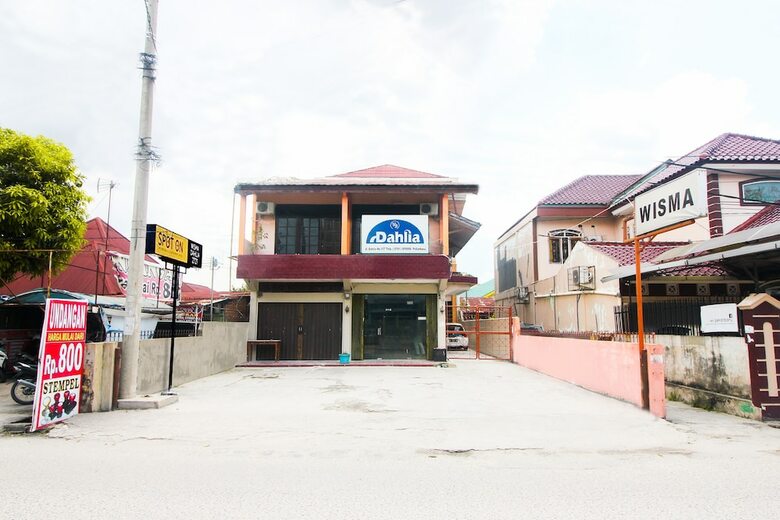 Hotel Spot On 2721 Wisma Dahlia