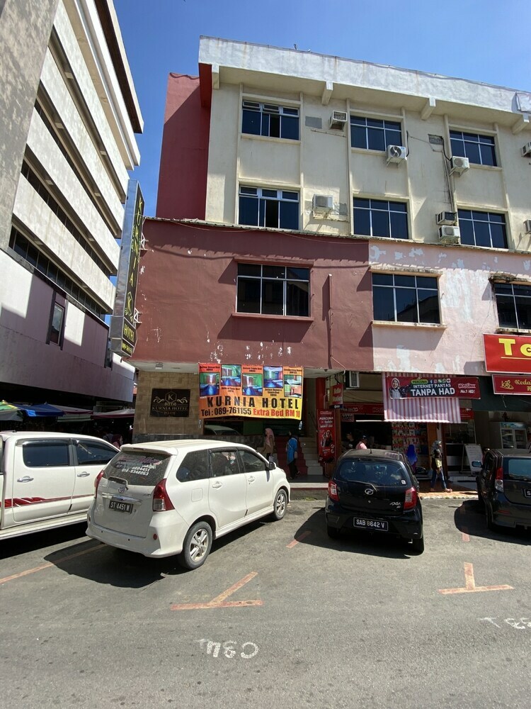 Oyo 89997 Kurnia Hotel