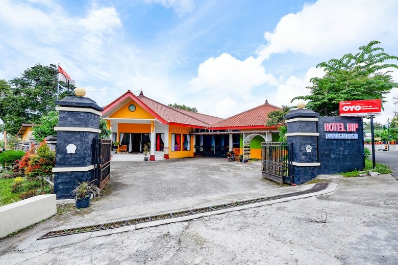 Oyo 2403 Hotel Bip