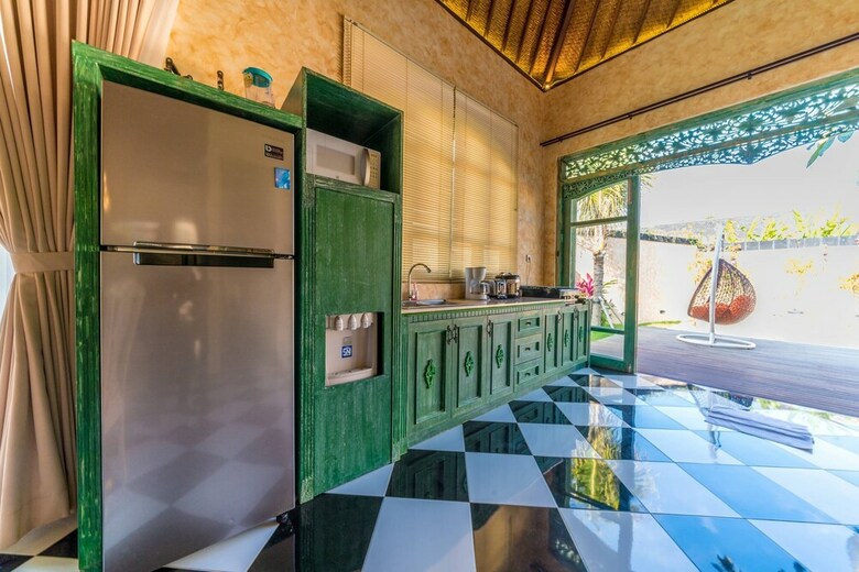 Villa Secret Estate